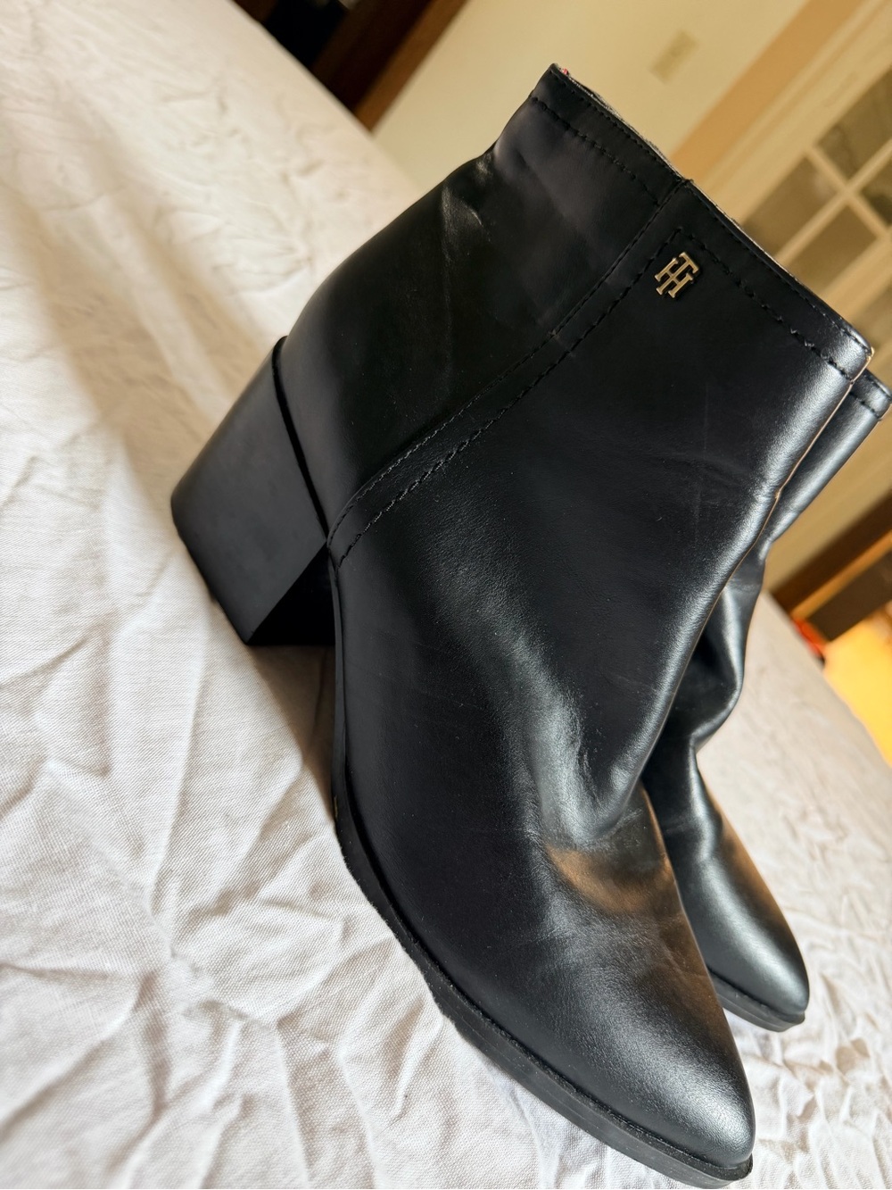 Tommy Hilfiger Black Leather Pointed Toe Block Heel Ankle Boots